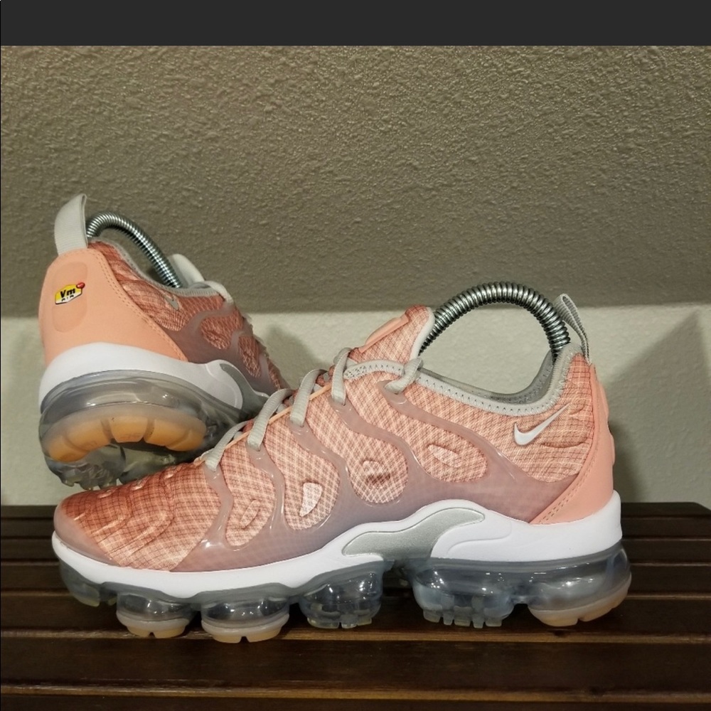 Nike Air Vapormax Plus Coral Pink 7.5